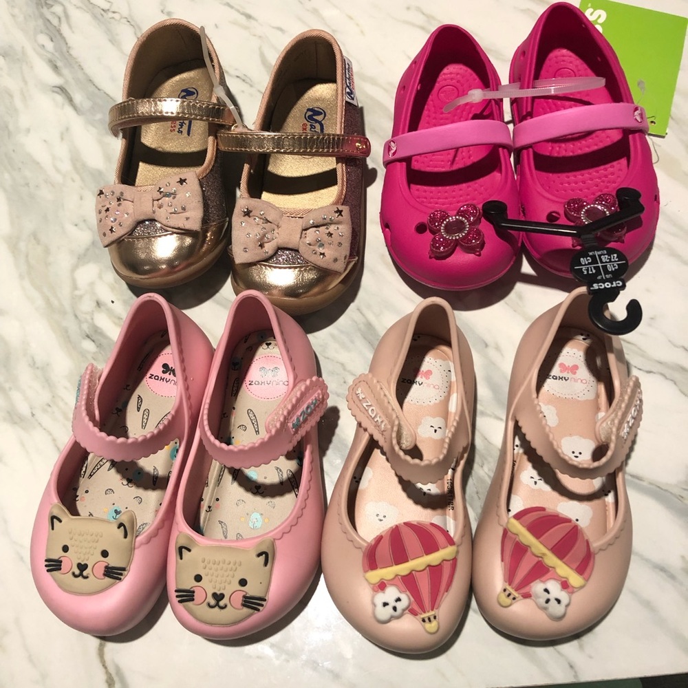 Lot of toddler size 6 and 7 shoes